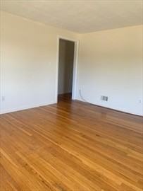 16 Abington Ave #1R - Photo 4 of 9