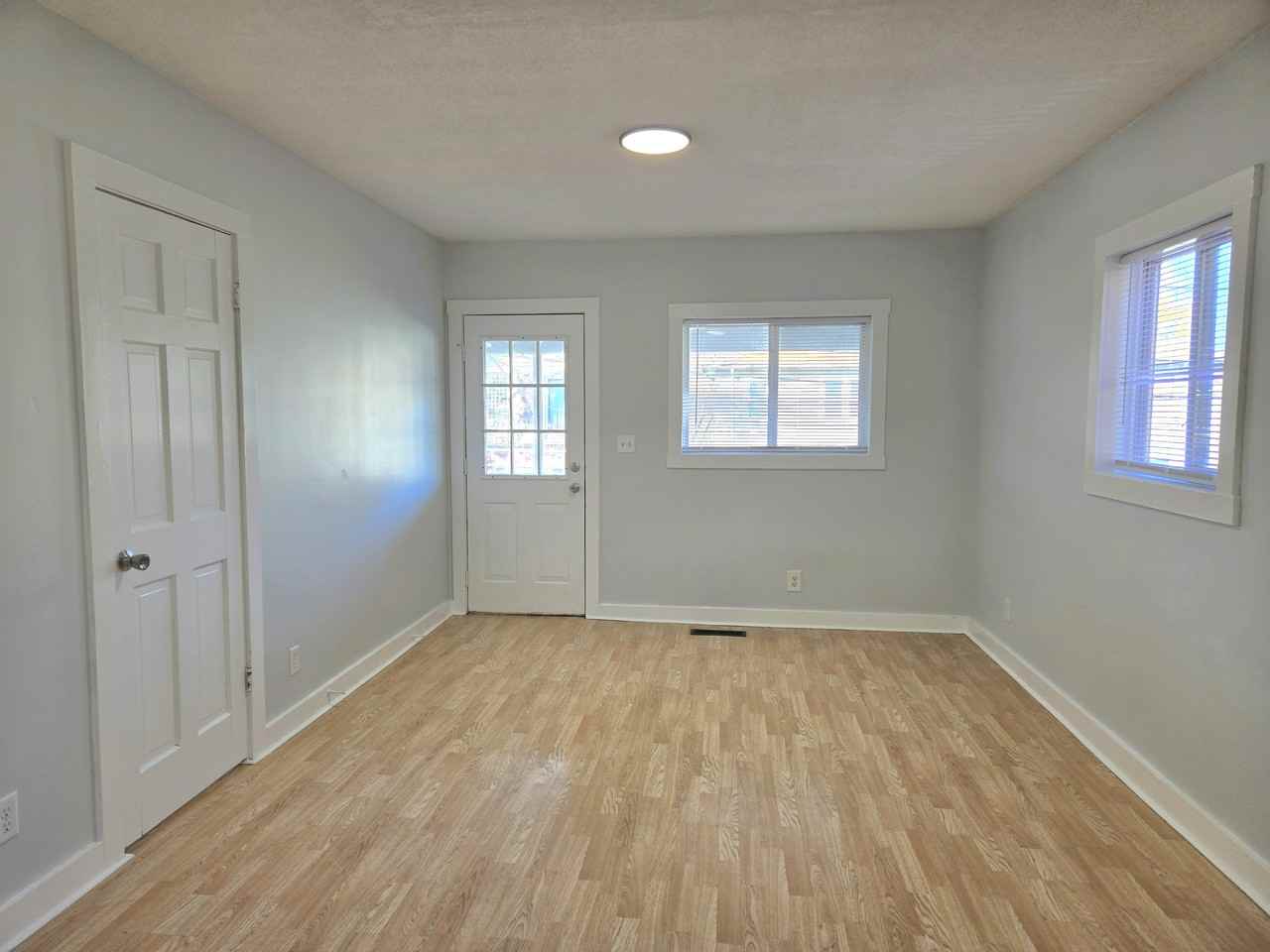 324 Rosewood Avenue #NA - Photo 3 of 17