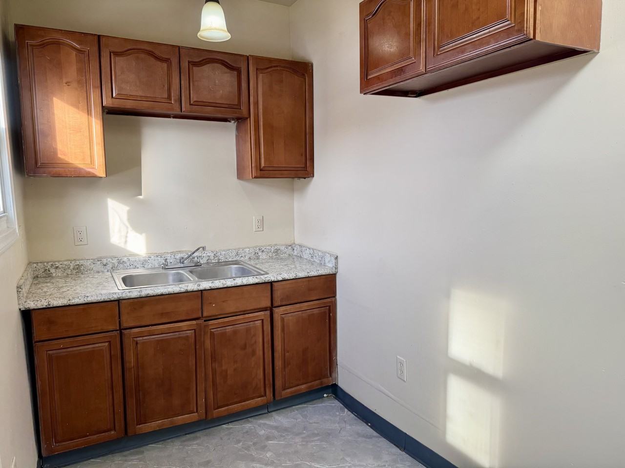 641 Garfield Ave Sw #NA - Photo 6 of 12