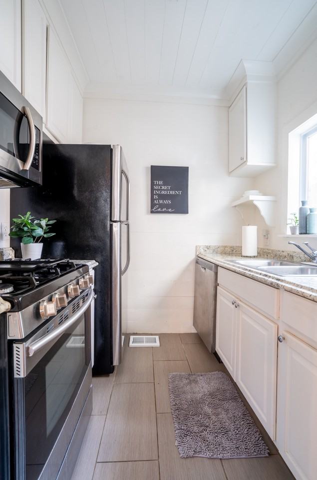 971 Piedmont Avenue Northeast #971APT2 - Photo 2 of 10