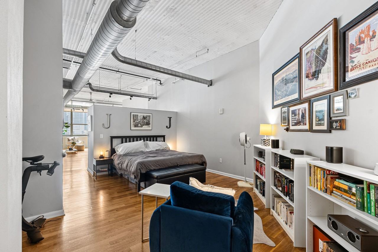 2200 Arch Street #409 - Photo 4 of 11