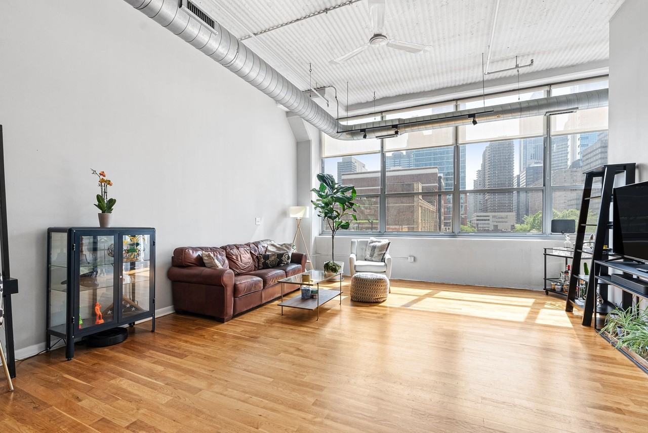 2200 Arch Street #409 - Photo 5 of 11