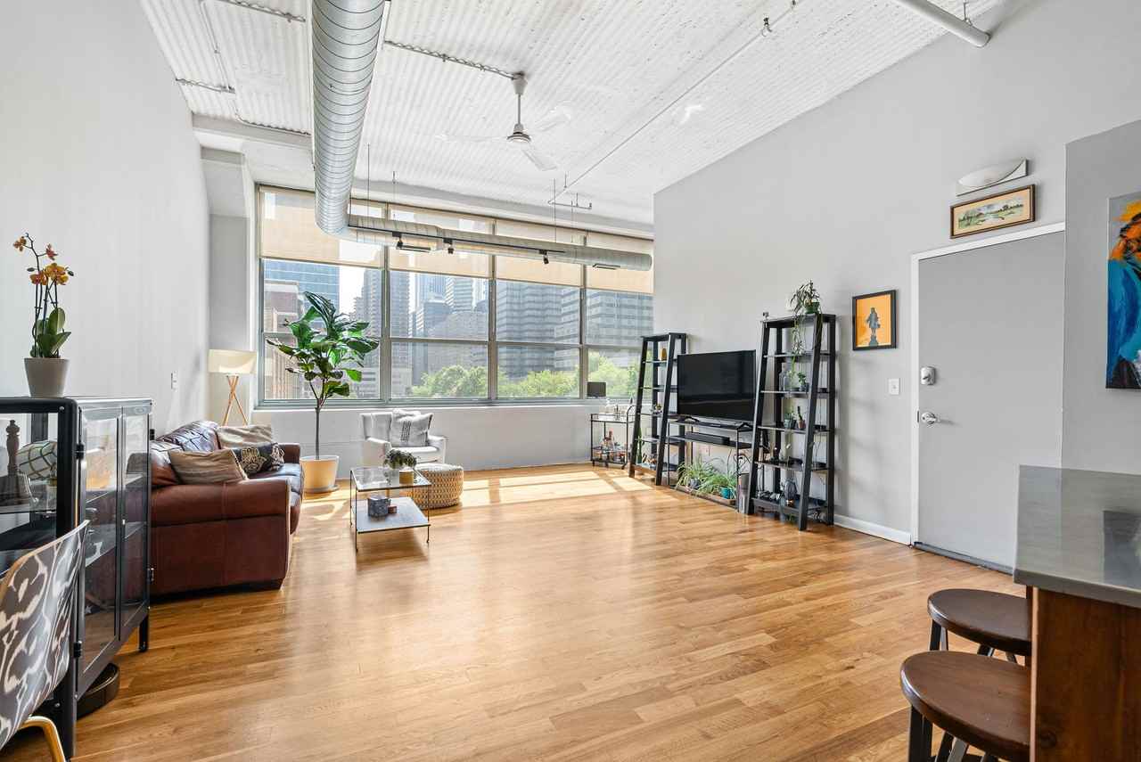 2200 Arch Street #409 - Photo 6 of 11