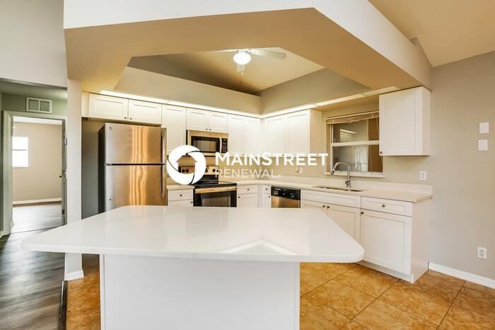 2108 Ne 15th Ln - Photo 5 of 16