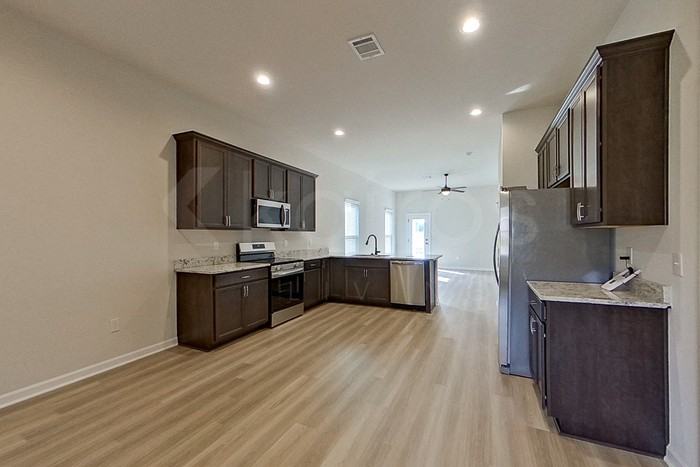 209 Peppercorn Way - Photo 4 of 22