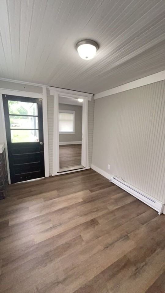 513 E Centennial Ave - Photo 2 of 15