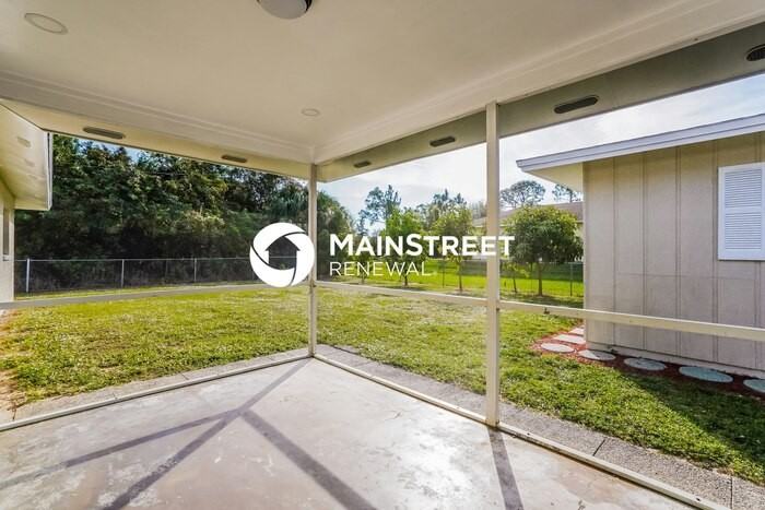 300 E 10th St - Photo 7 of 16