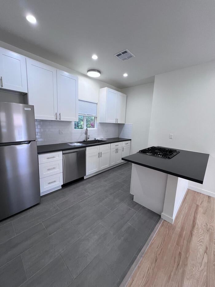 517 North Mariposa Avenue #517HALF - Photo 3 of 15