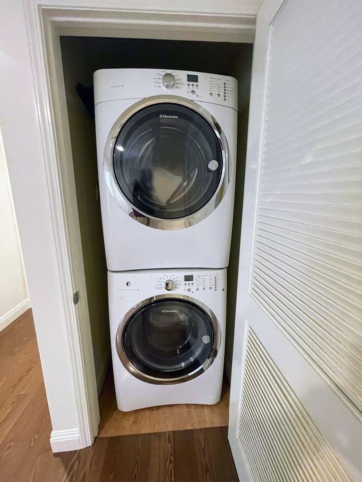 4550 Coldwater Canyon Ave #204 - Photo 5 of 20