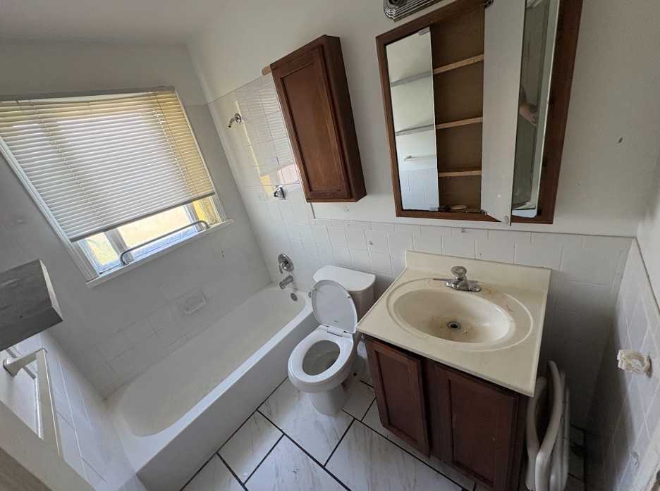 7508 Chandler Ave #NA - Photo 4 of 8