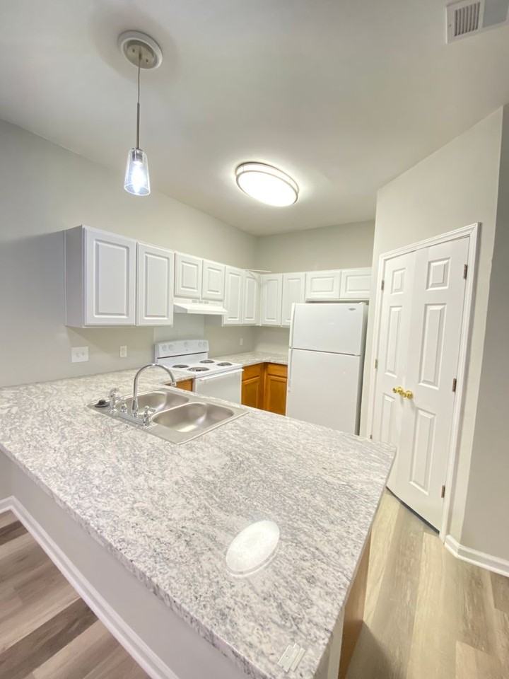 926 Harvard Place - Photo 3 of 8