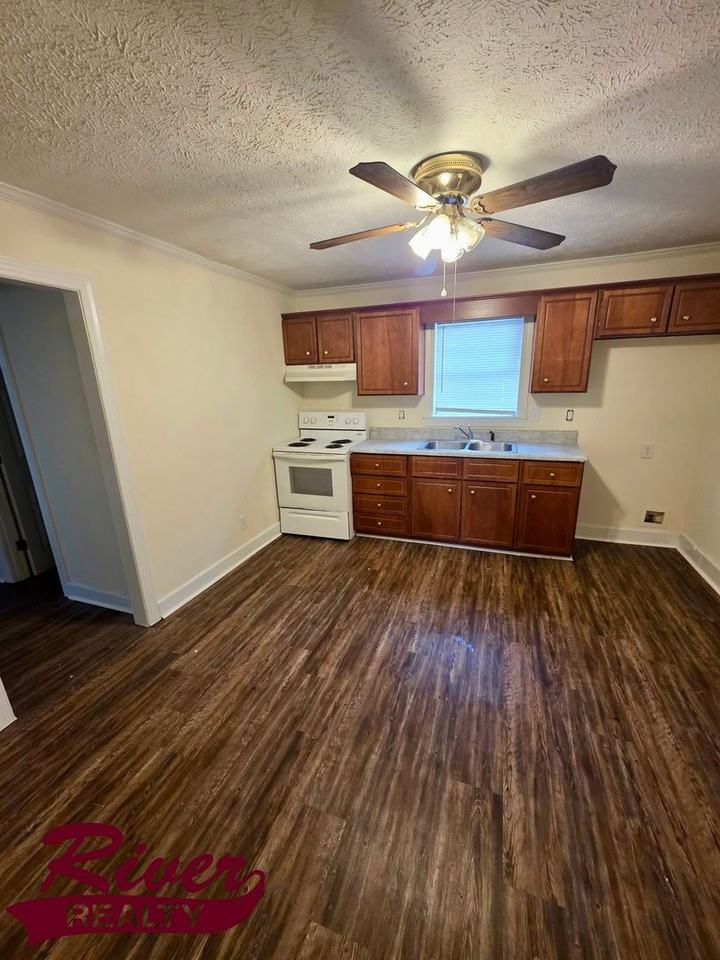 321 Seminole Drive - Photo 6 of 11