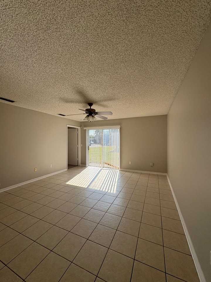 2224 Heathwood Circle - Photo 6 of 22