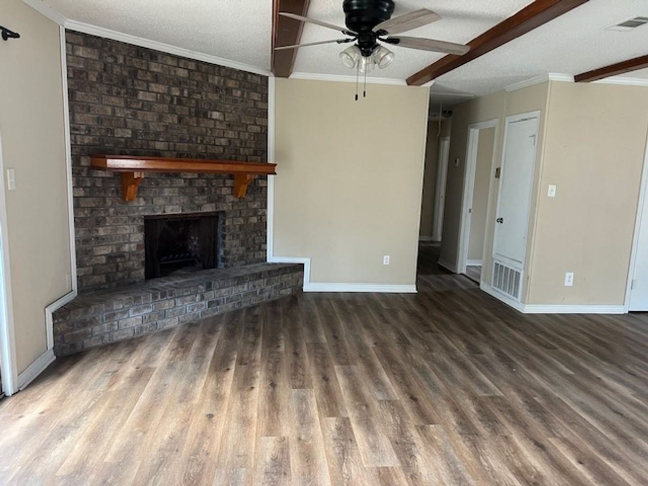 5063 Camelot Dr - Photo 2 of 15