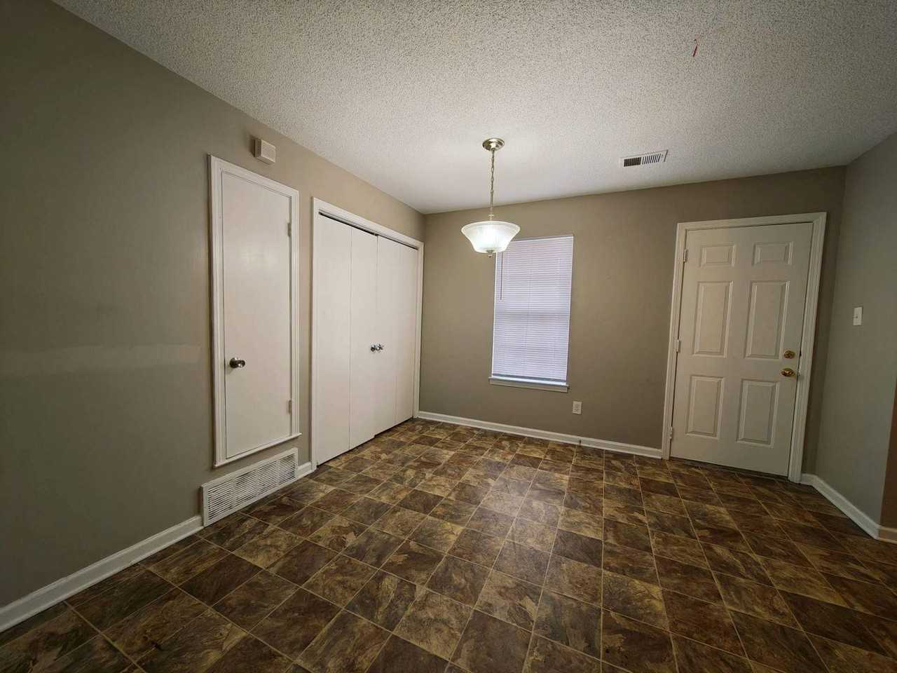 4131 Wagon Wheel Dr - Photo 3 of 9