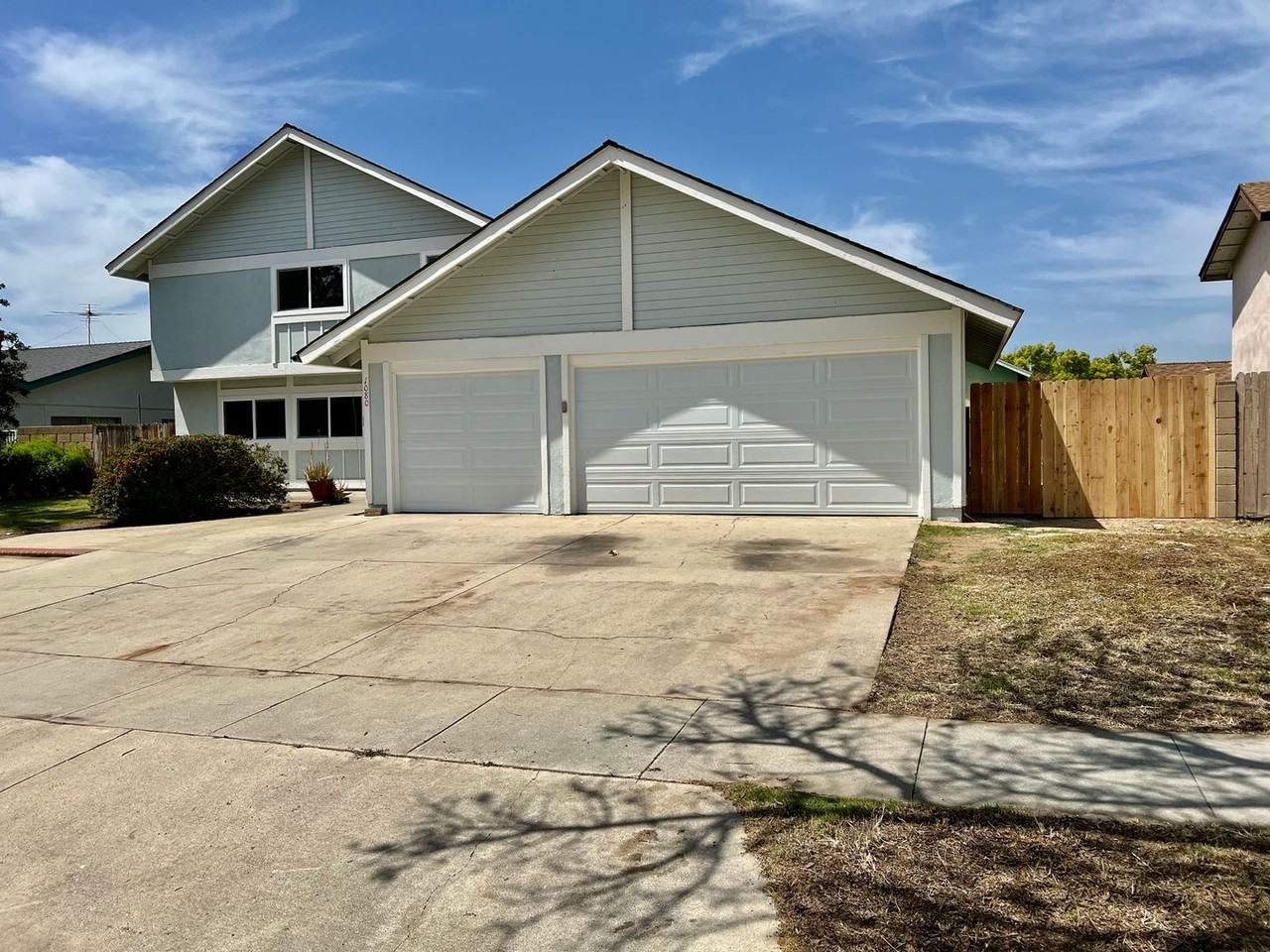 1080 Elmhurst Drive - Photo 2 of 30