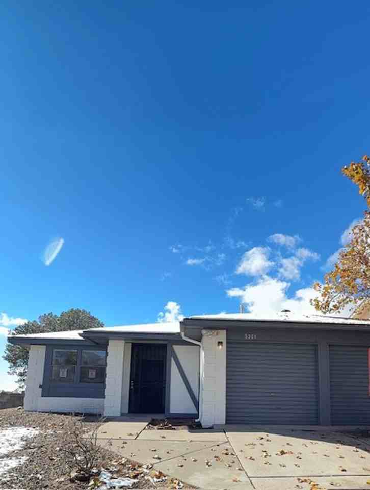 5301 Camino Montaño Northeast