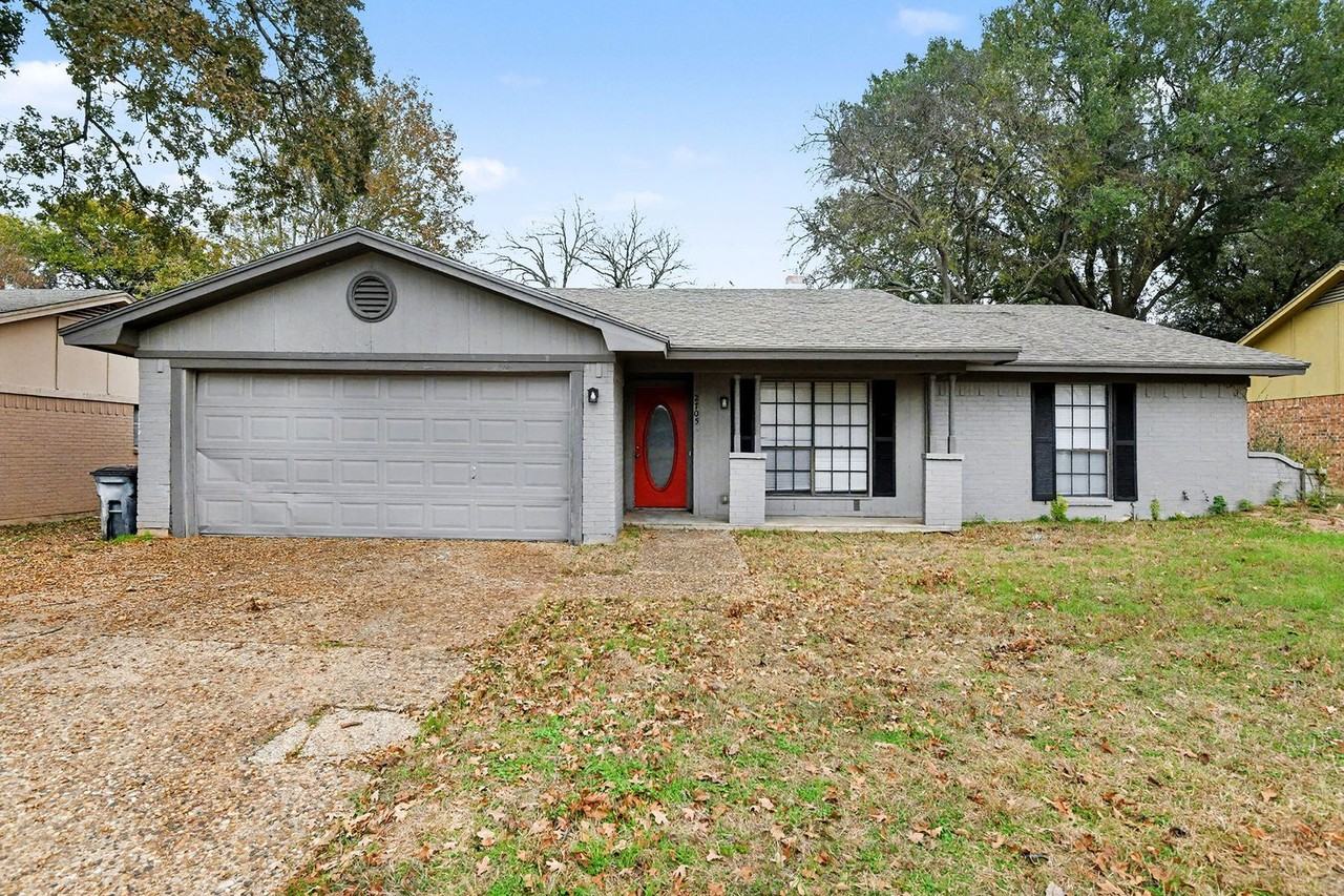2705 Warren Ln - Photo 3 of 22