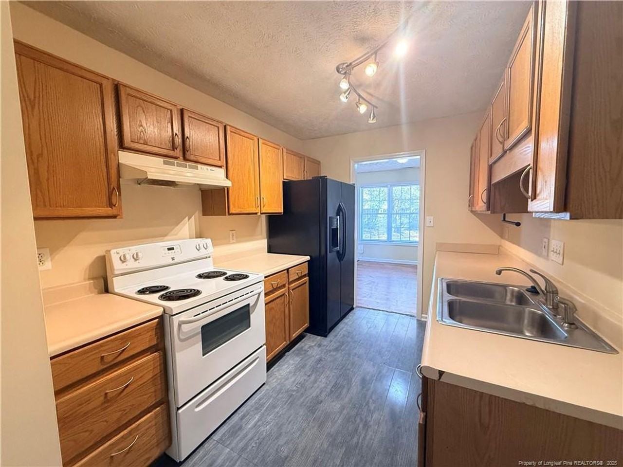 203 Cypress Drive - Photo 7 of 21