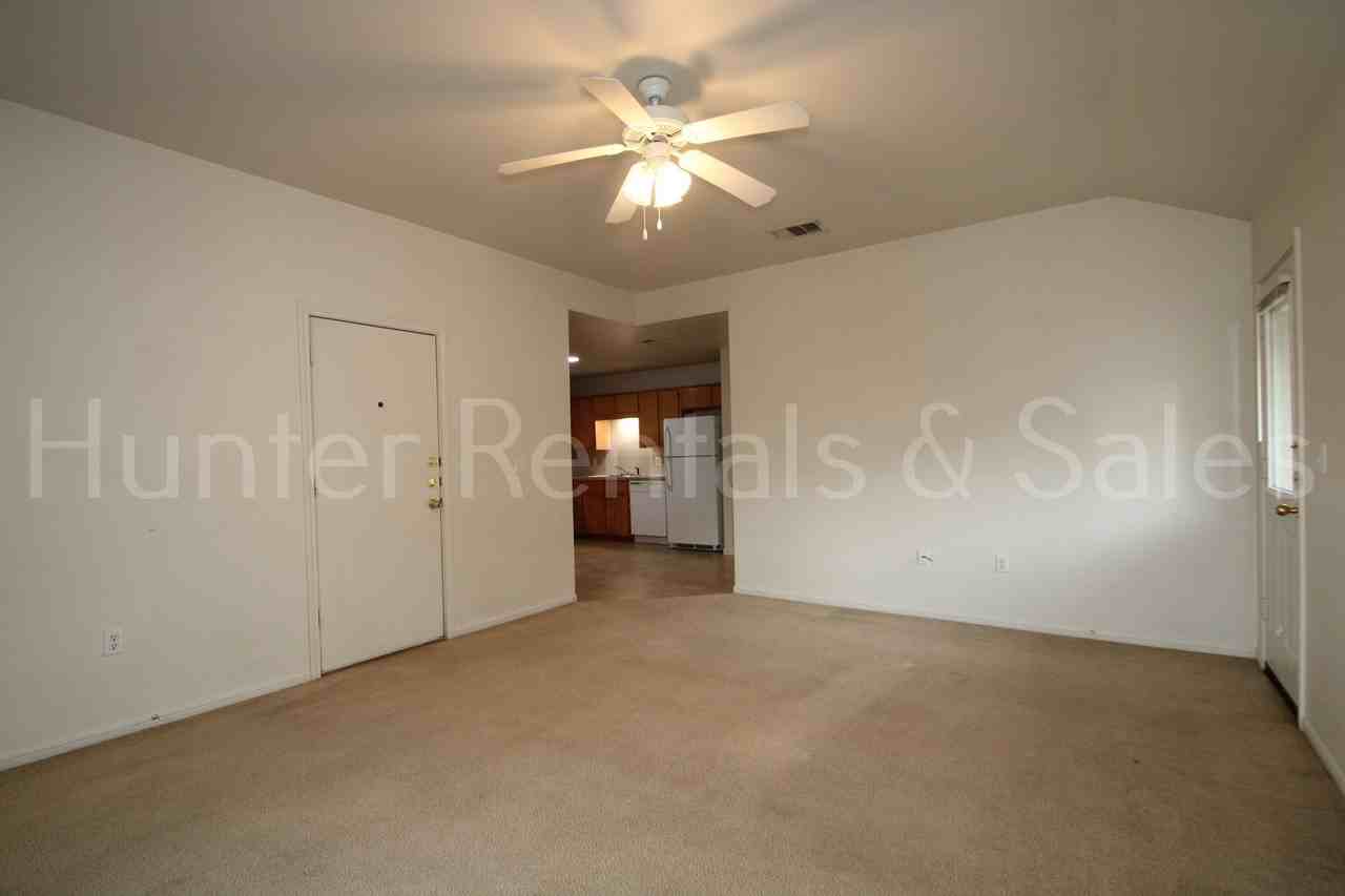 1607 Pima Trl Apt B - Photo 5 of 22