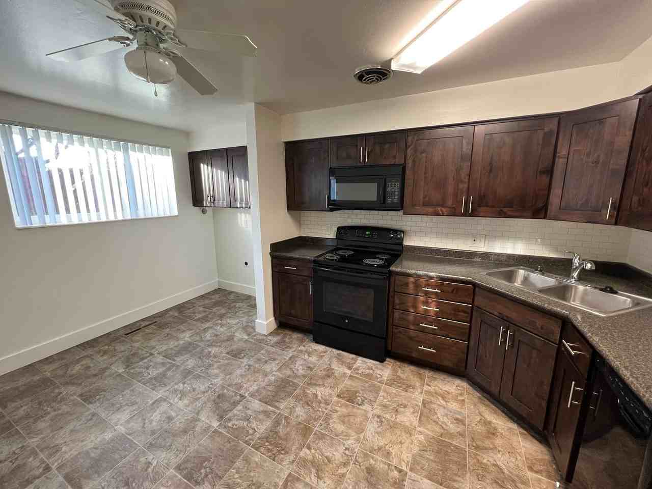 255 South 600 East - Photo 7 of 17