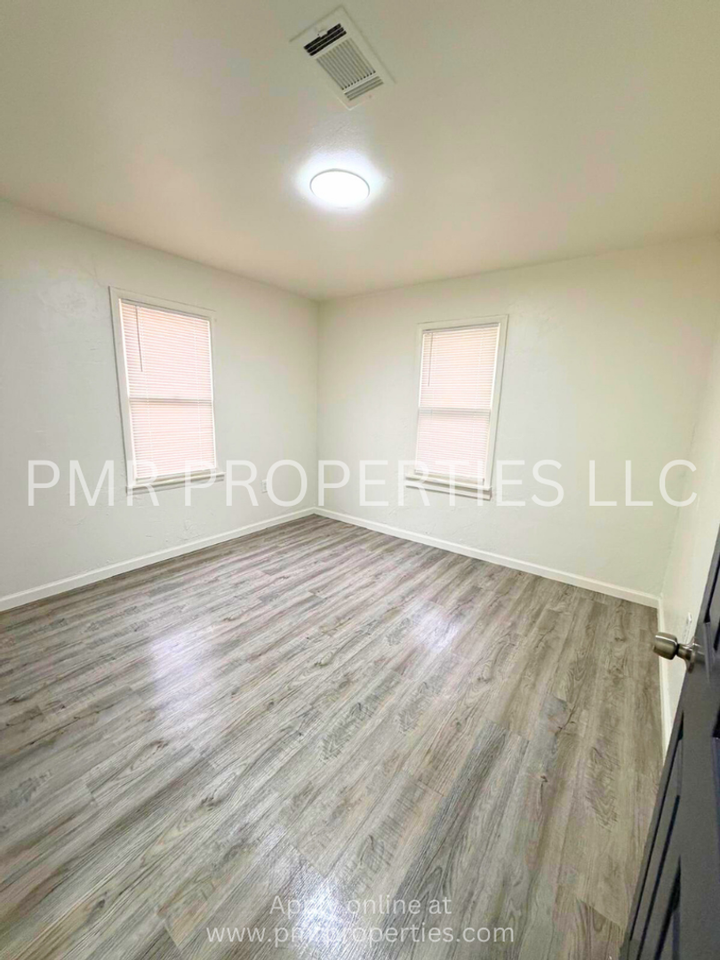 2505 Sw H Ave - Photo 6 of 13