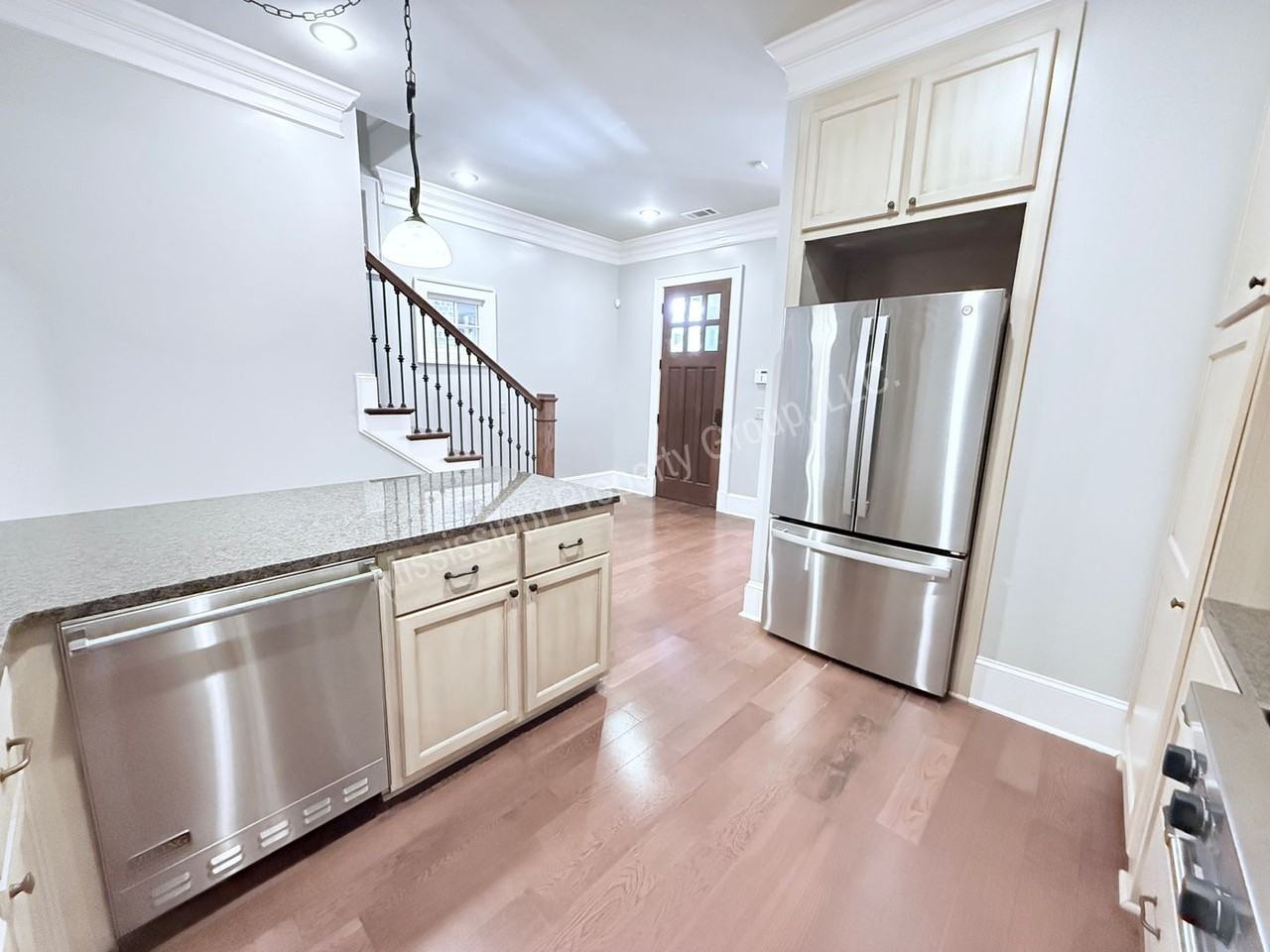 303 Globe Loop - Photo 5 of 37