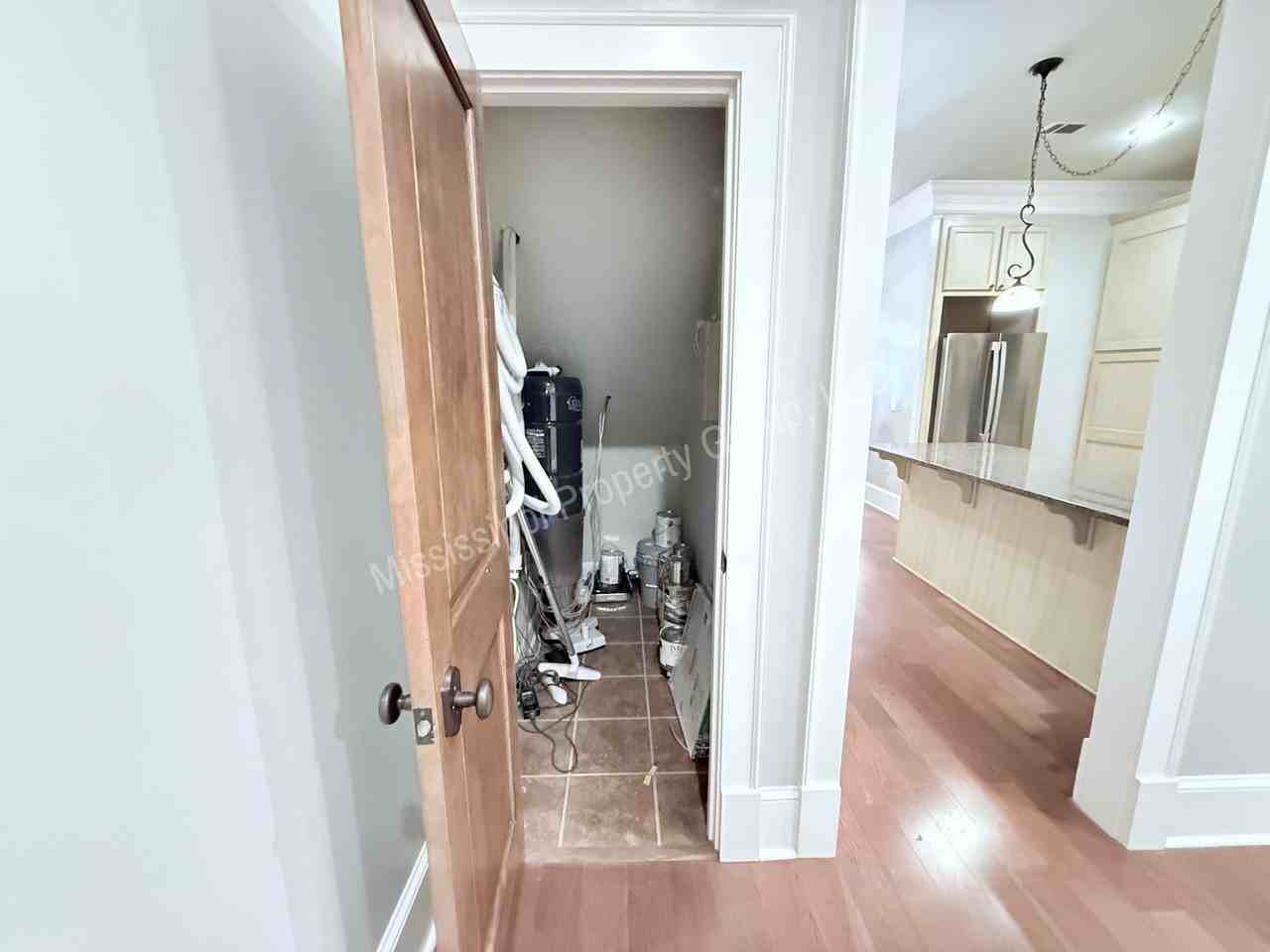 303 Globe Loop - Photo 6 of 37