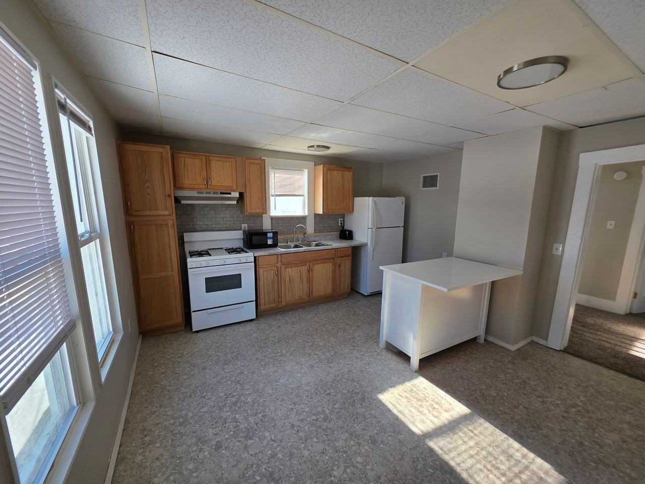 308 E Clark St - Photo 3 of 9