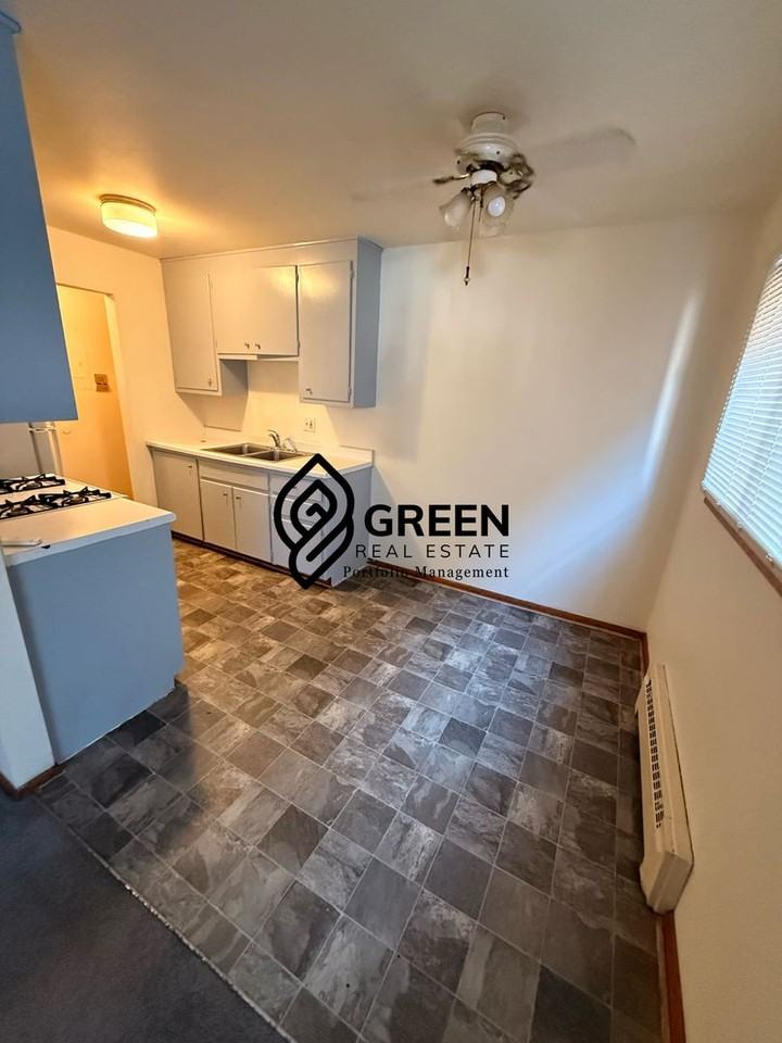 450 South Dearborn Avenue - Photo 3 of 7