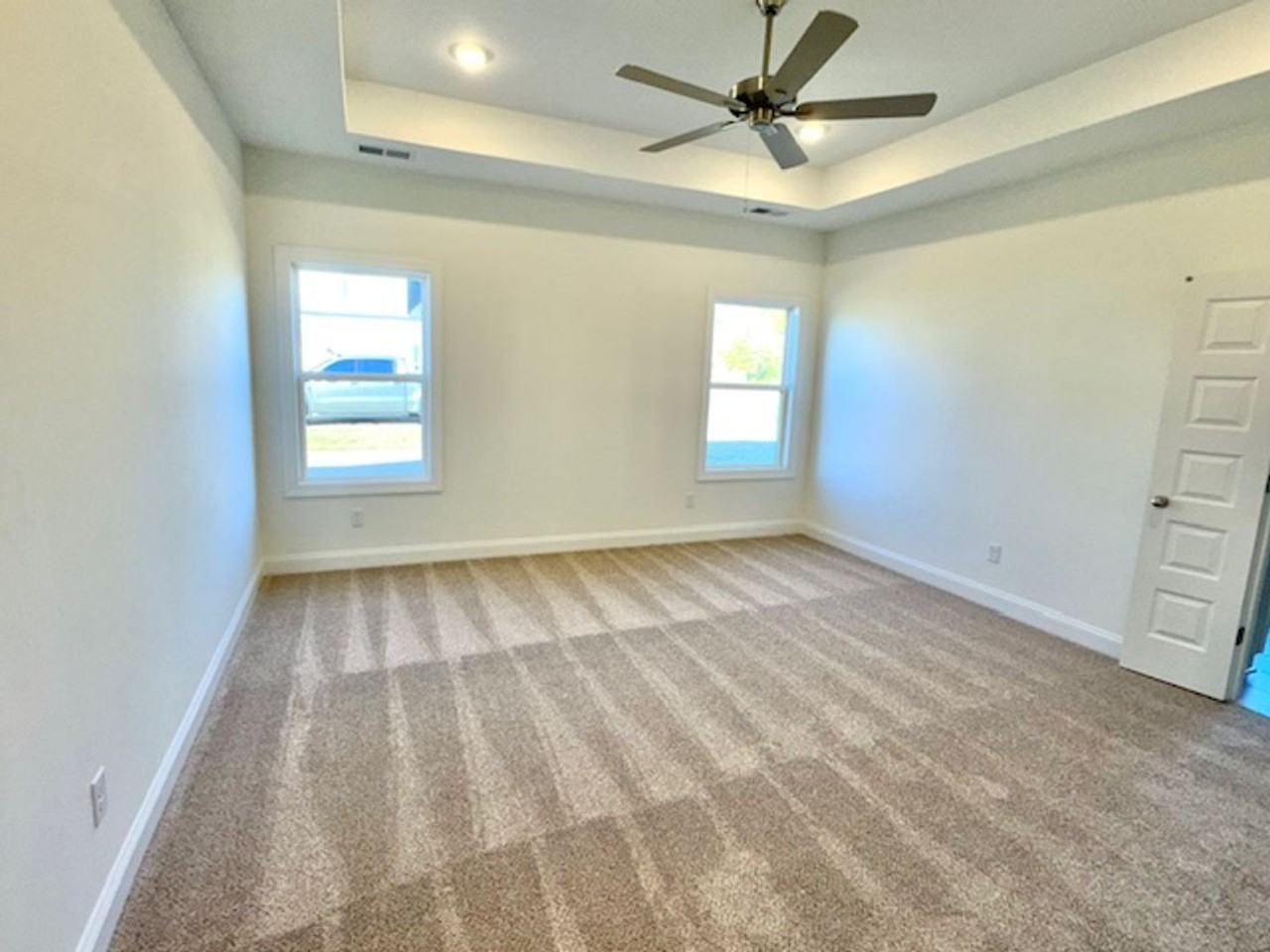 7552 Newbury Dr - Photo 6 of 12