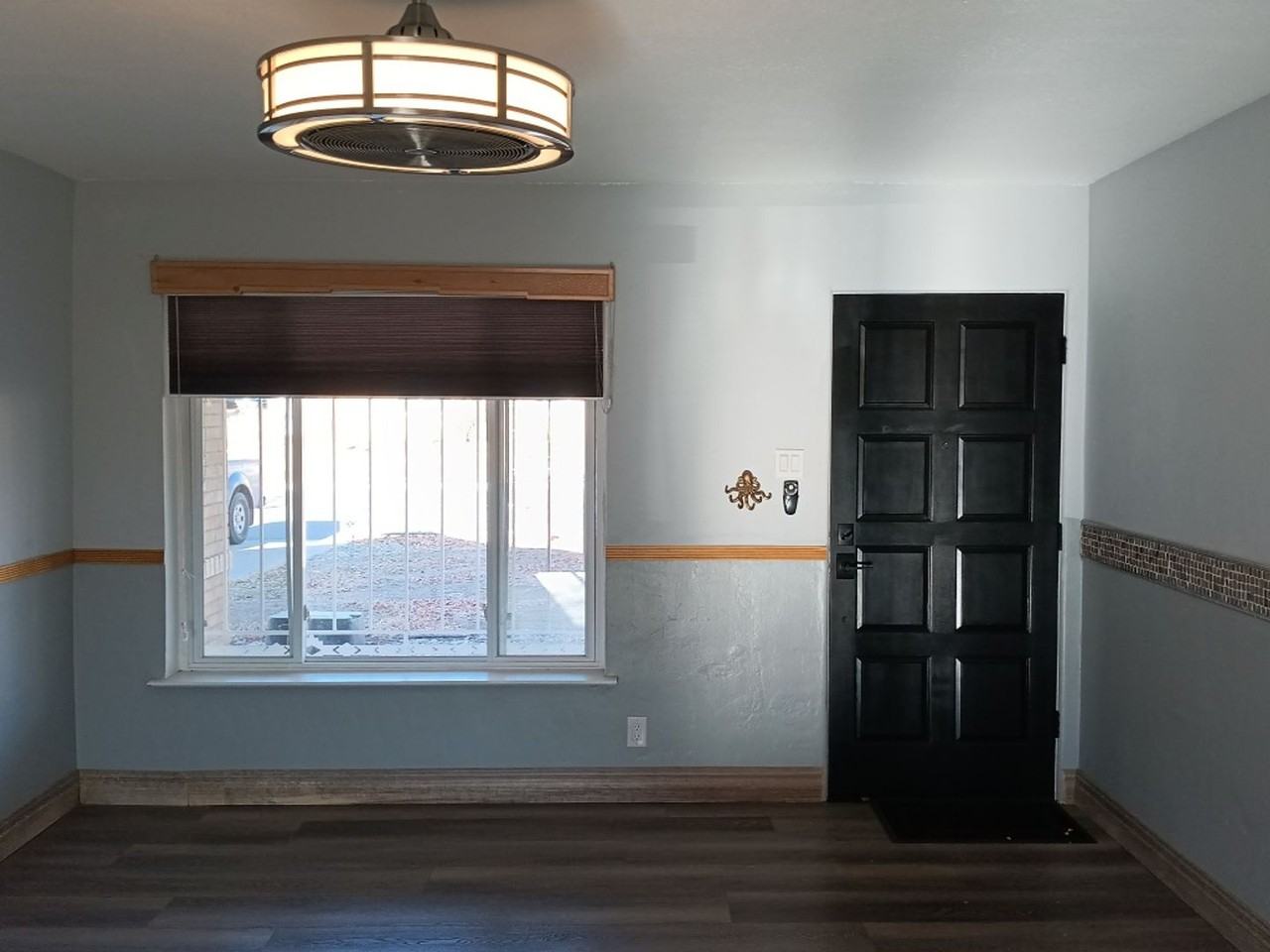 7904 Cutler Ave Ne - Photo 2 of 18