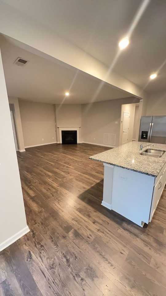 380 Lilly Dr - Photo 3 of 15