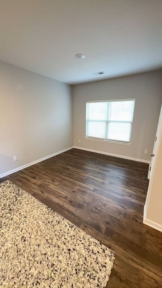 380 Lilly Dr - Photo 4 of 15