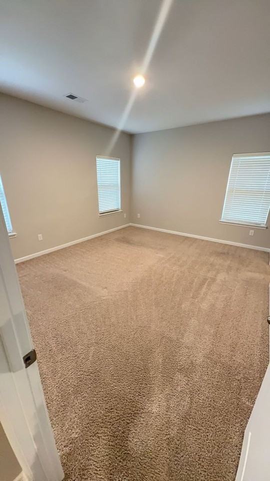 380 Lilly Dr - Photo 5 of 15