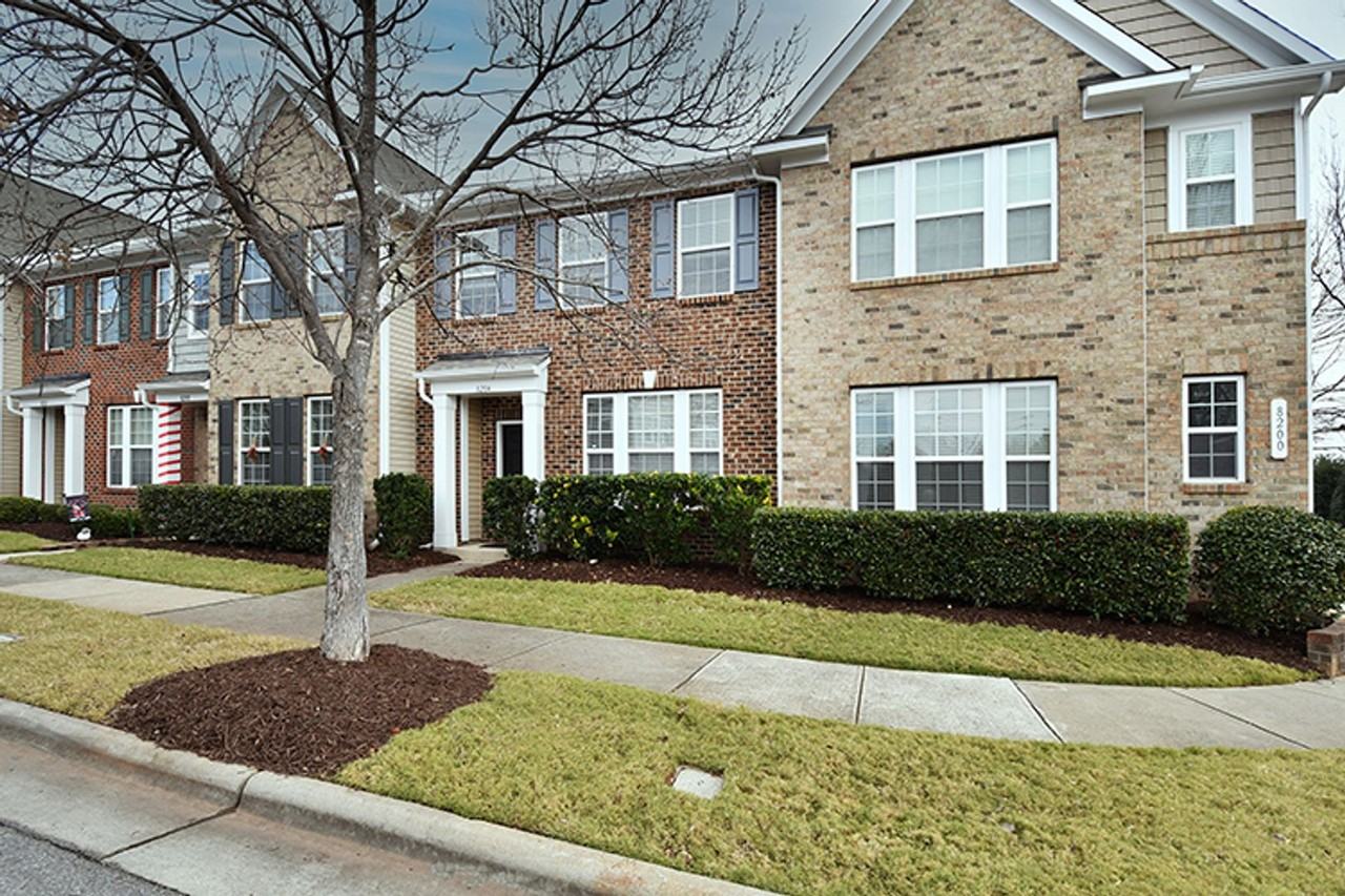 8204 Viewpoint Ln - Photo 2 of 29
