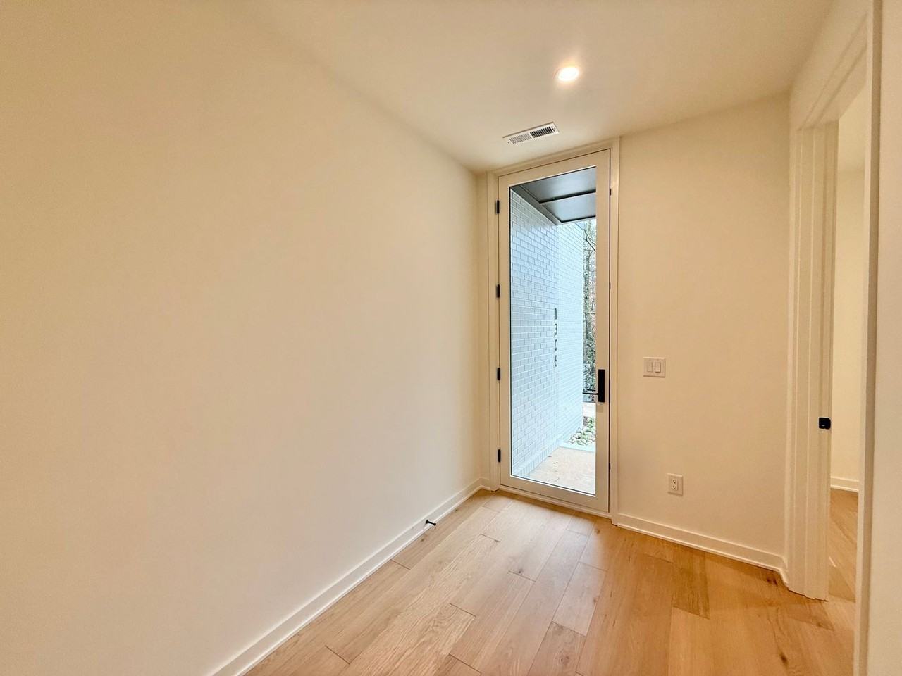 1306 Chamblee Hill Ct - Photo 2 of 28