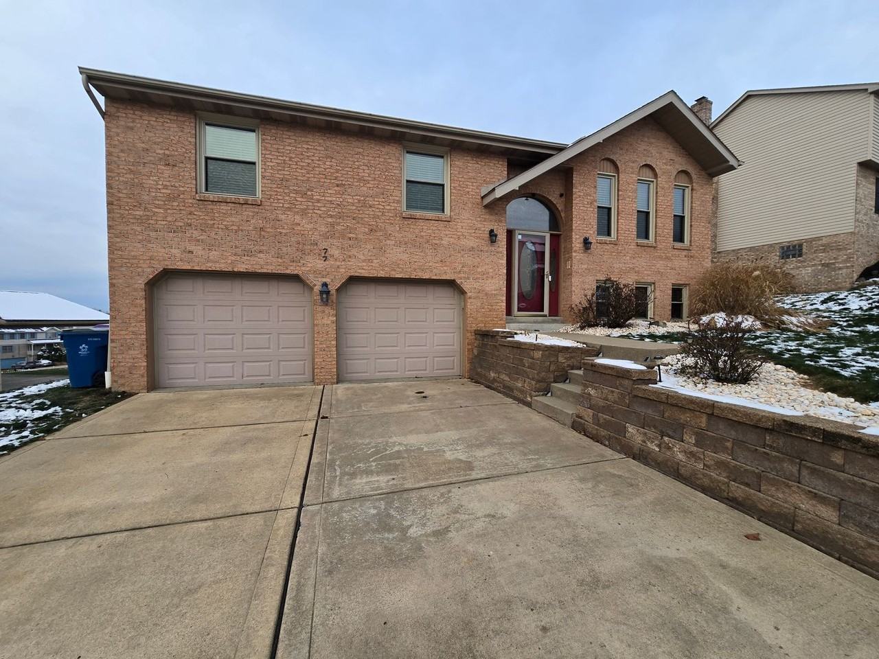 77 Rustic Ridge Drive - Photo 2 of 33