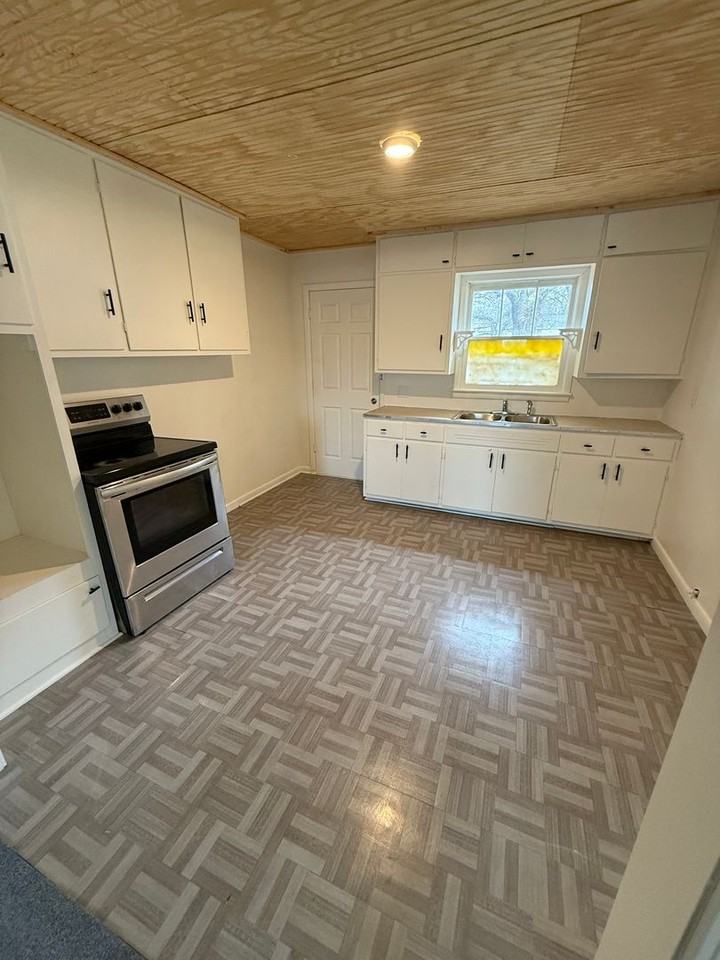 208 South Clark Avenue - Photo 4 of 7