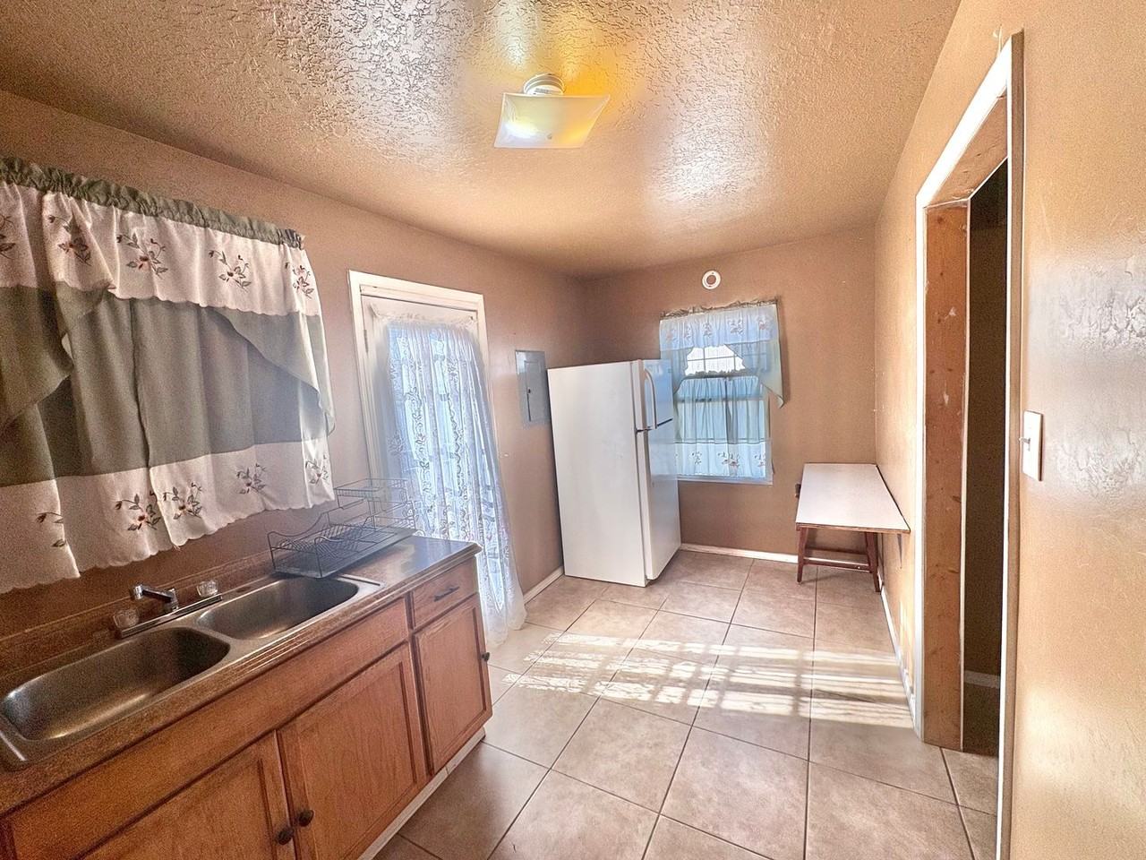 505 W Polk Ave - Photo 3 of 8