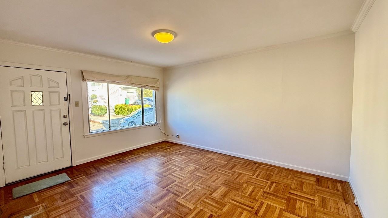 55 Apollo St - Photo 4 of 42