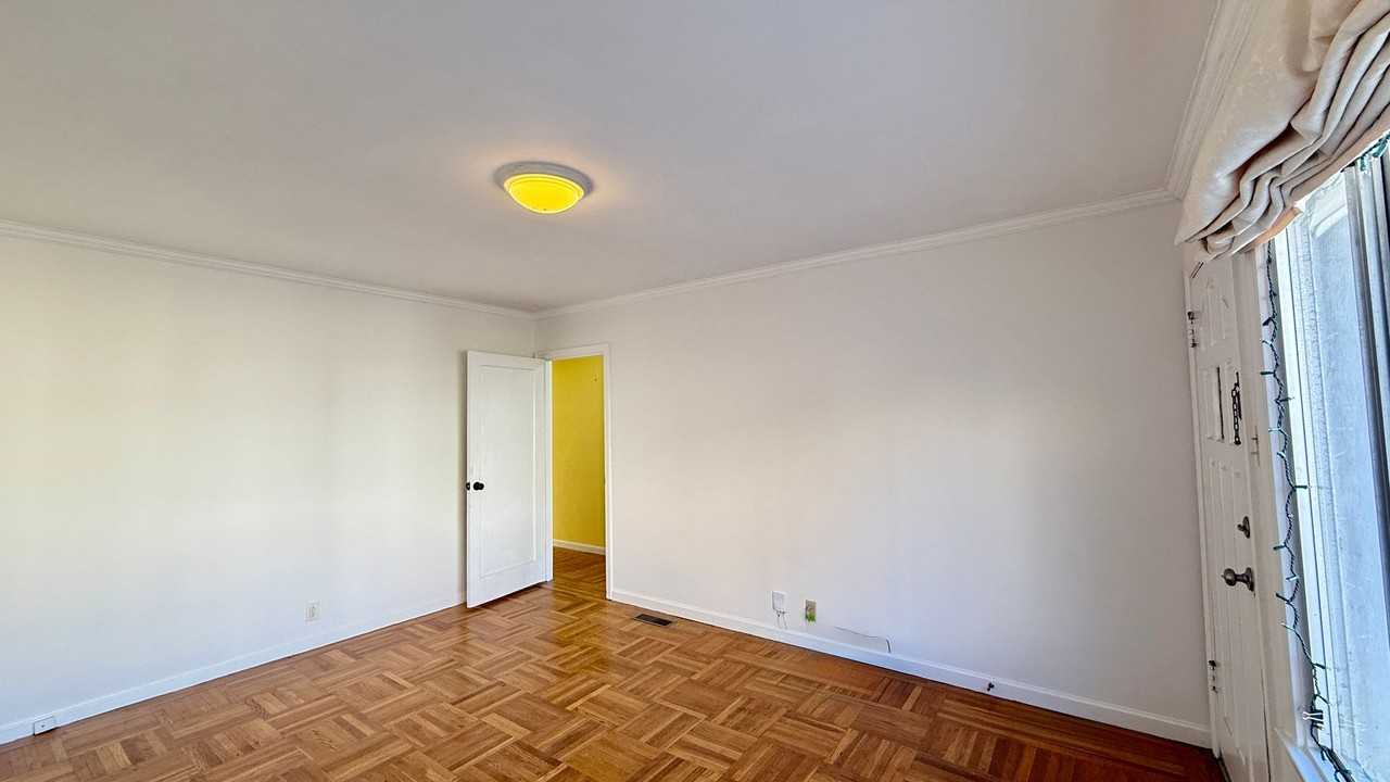 55 Apollo St - Photo 5 of 42