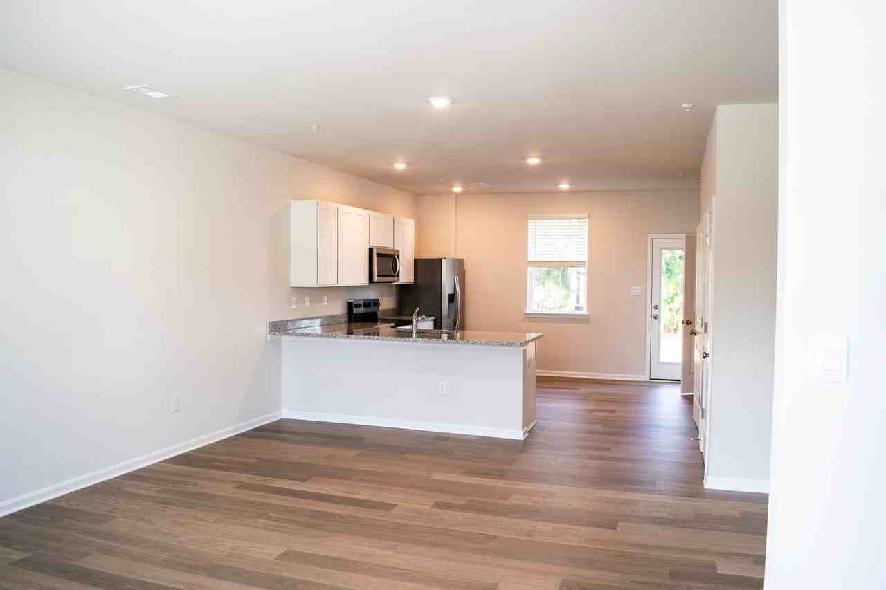 866 Mersey Ln - Photo 3 of 26