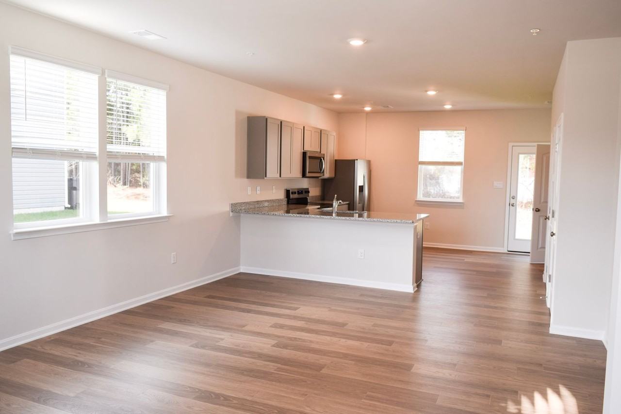 864 Mersey Ln - Photo 3 of 25