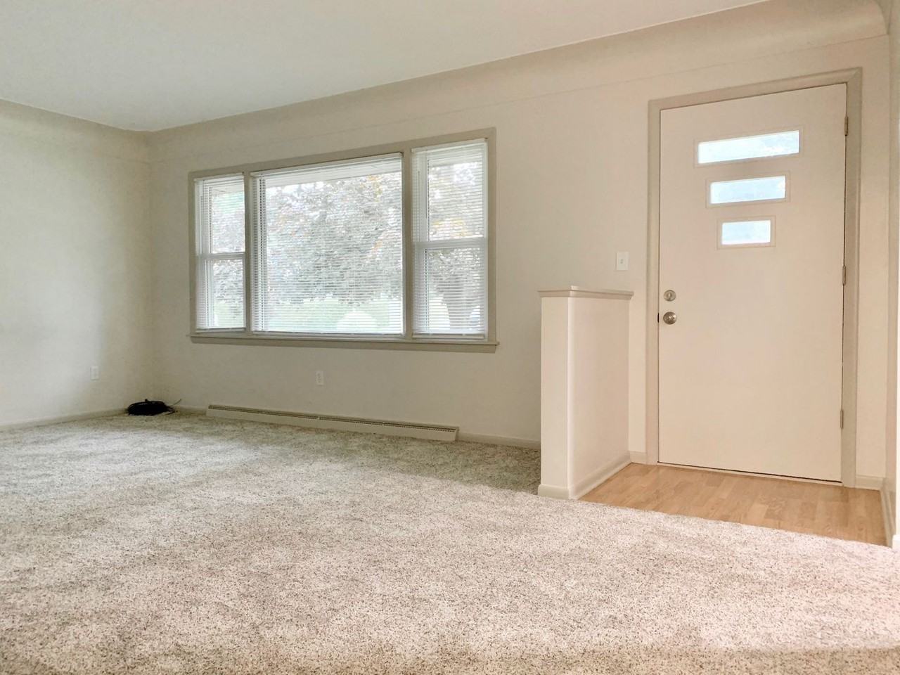 1443 Seymour Ave Nw - Photo 2 of 23