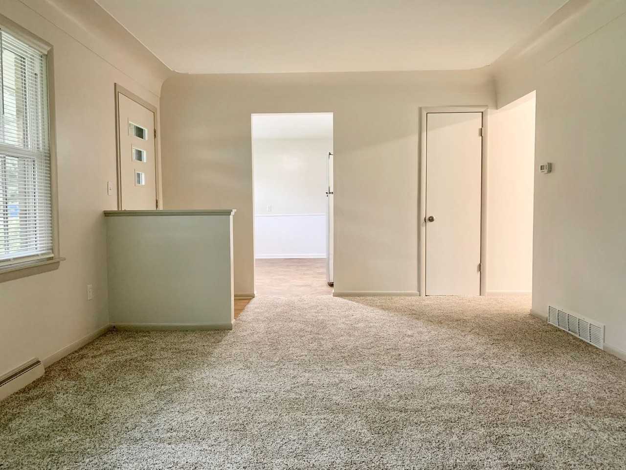 1443 Seymour Ave Nw - Photo 3 of 23