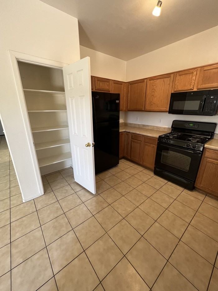 3532 West Lost Village Lane - Photo 7 of 32