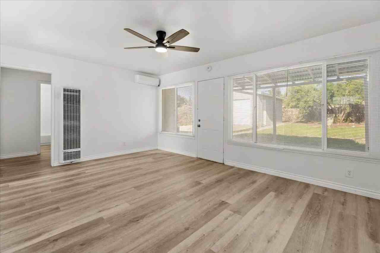 5392 Berkeley Street - Photo 3 of 18