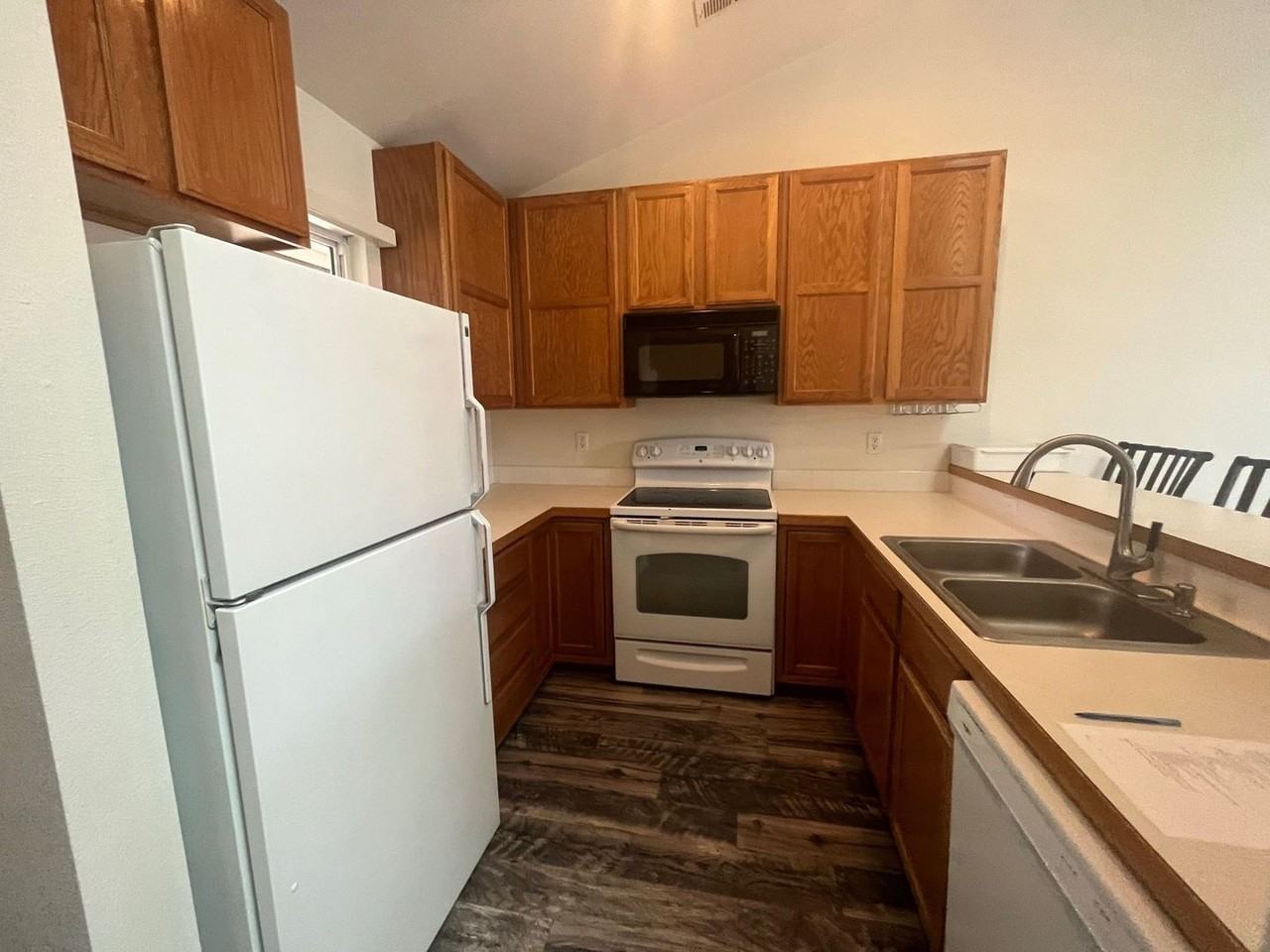 1078 Tierra Ln #202 - Photo 3 of 18