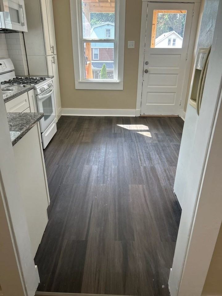 638 Hazelwood Ave - Photo 3 of 9